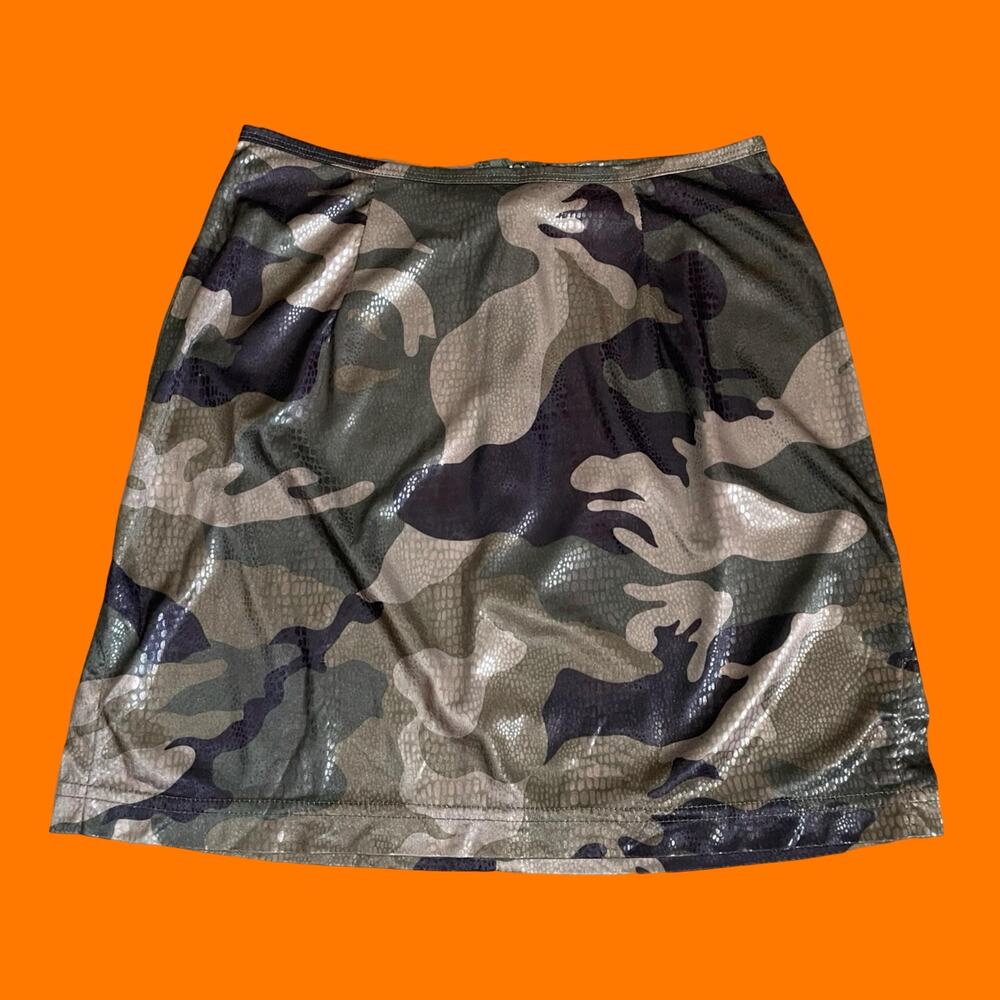 90's vintage camo metallic cyber wet look mini skirt Size 7 xoxo